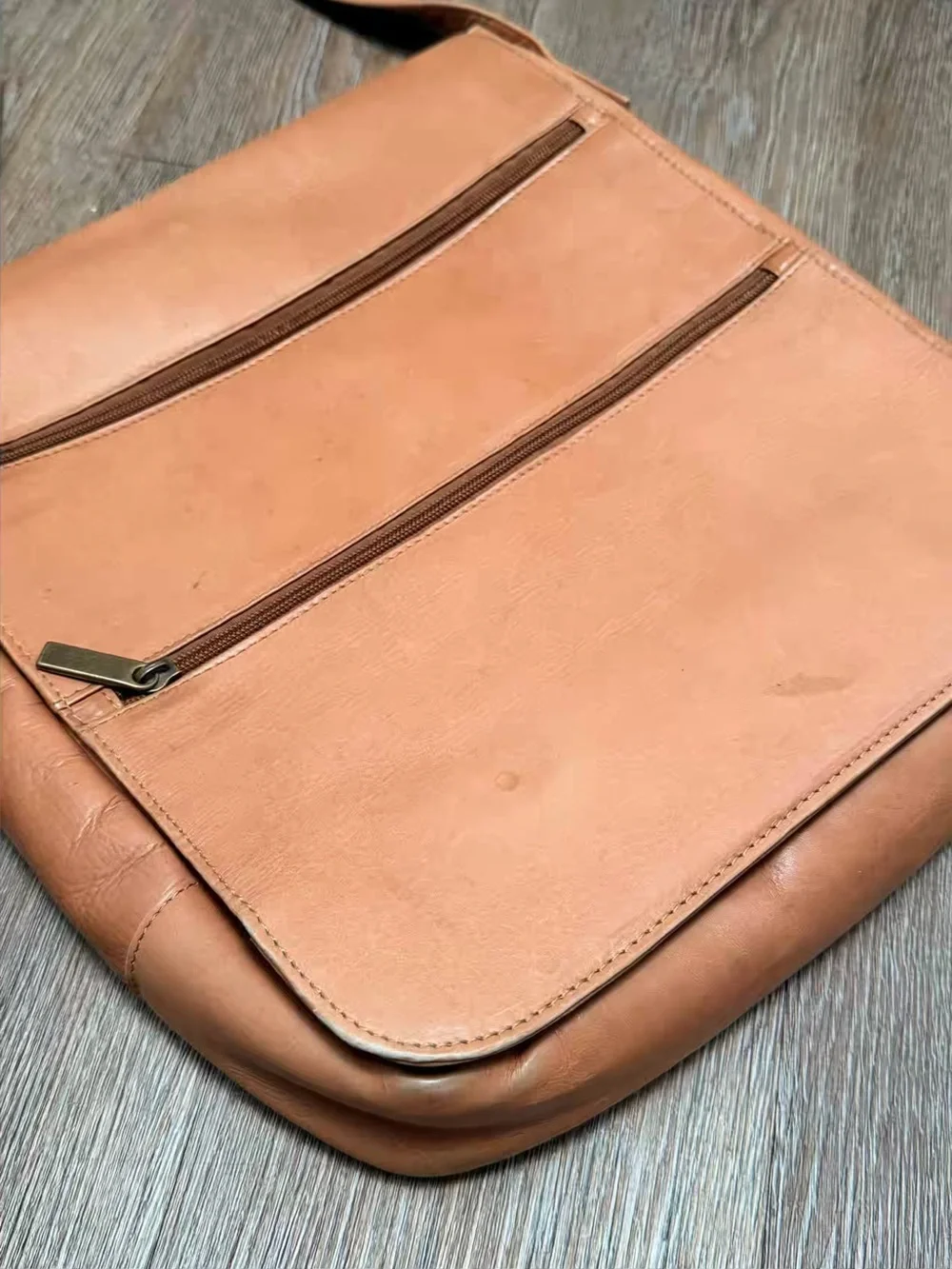 Vintage David King Boston Cognac Tan Leather Messenger Bag Crossbody Unisex